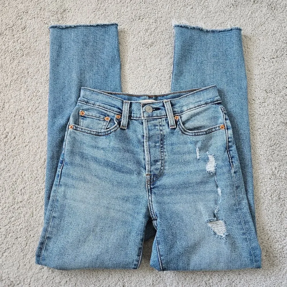Levi's | Wedgie Straight Leg Button Fly Jeans in Light Wash Denim, Women's 25 - Picture 4 of 7